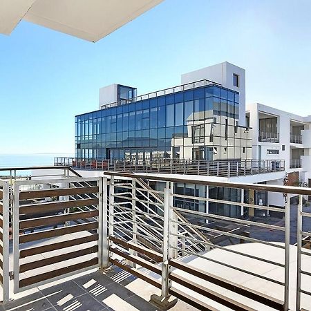 Eden On The Bay 118 By Hostagents Apartment Bloubergstrand Bagian luar foto