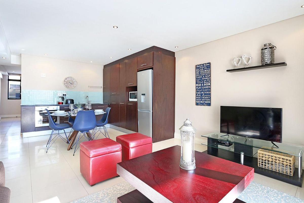 Eden On The Bay 118 By Hostagents Apartment Bloubergstrand Bagian luar foto