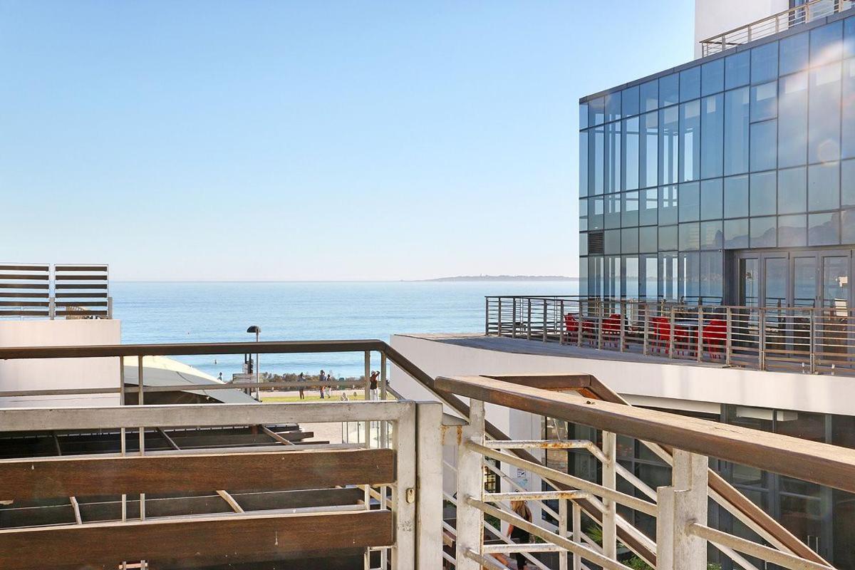 Eden On The Bay 118 By Hostagents Apartment Bloubergstrand Bagian luar foto