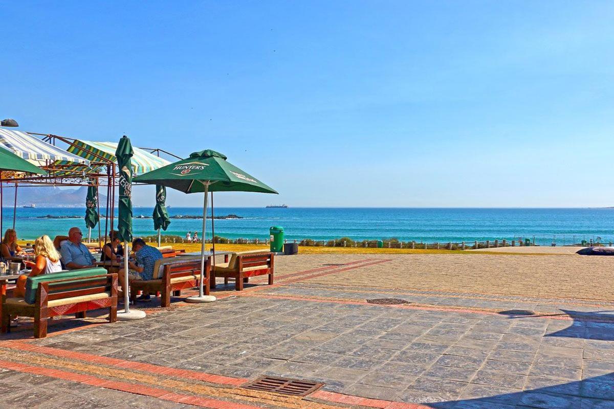 Eden On The Bay 118 By Hostagents Apartment Bloubergstrand Bagian luar foto